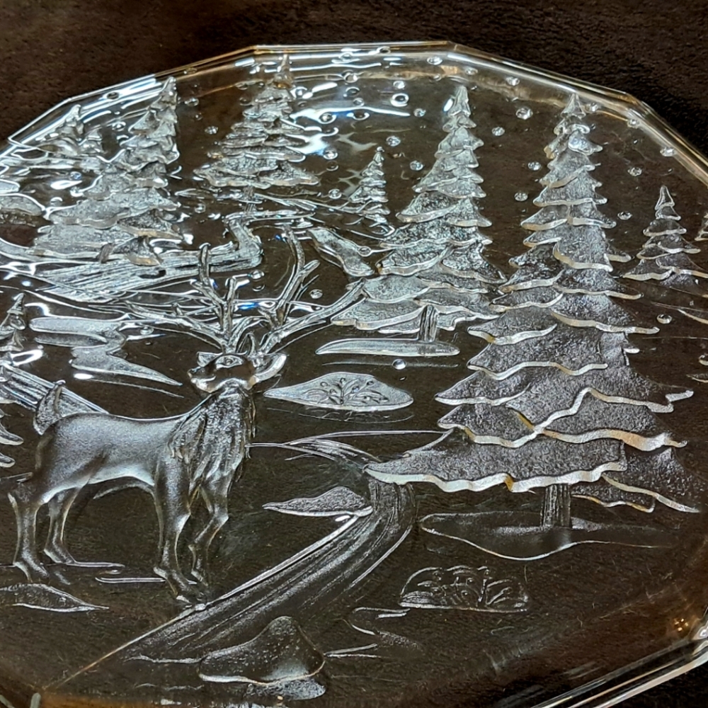 MIKASA CRYSTAL WINTER DREAMS DEER CHRISTMAS TREE SCENE PLATTER